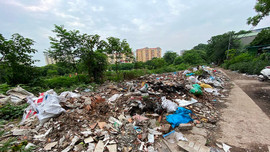 Hoàng Mai, Hà Nội: “Bốc mùi” với bãi tập kết rác thải tự phát