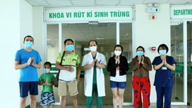 Việt Nam có thêm 5 bệnh nhân được điều trị khỏi COVID-19, trong đó có bé trai 6 tuổi