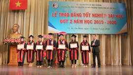 Trường Đại học TN&MT TP.HCM: Trao Bằng tốt nghiệp Đại học cho tân Cử nhân, Kỹ sư