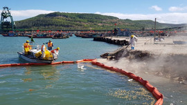 Diễn tập ứng phó sự cố tràn dầu tại Cảng quốc tế Nghi Sơn