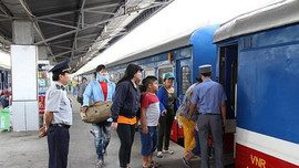 Đường sắt hỗ trợ hành khách trả vé đi, đến ga Đà Nẵng không thu phí