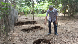 Quảng Trị: UBND tỉnh chỉ đạo kiểm tra, khắc phục tình trạng sụt lún đất trong vườn nhà dân