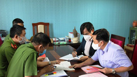 Vụ hàng chục sổ đỏ "tuồn" ra ngoài cho bạn “mượn” ở Đà Nẵng: Bàn giao 19 sổ đỏ cho Văn phòng đăng ký đất đai quận Sơn Trà