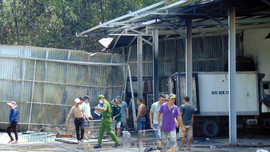 Quảng Nam: Điều 4 xe chữa cháy chuyên dụng dập tắt đám cháy tại cơ sở mua bán thủy, hải sản
