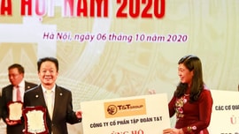  “Bầu Hiển” ủng hộ 5 tỷ đồng cho quỹ Vì người nghèo Thành phố Hà Nội
