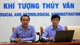 Liên tiếp áp thấp nhiệt đới hướng về miền Trung, hiện hữu nguy cơ “lũ chồng lũ”