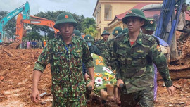 Quảng Trị: Toàn cảnh 40 giờ nỗ lực tìm kiếm 22 chiến sĩ bị vùi lấp do sạt lở đất