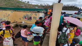 Philippines sơ tán hàng nghìn người vì bão Vamco