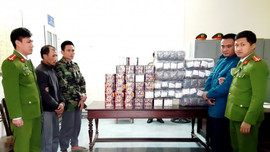Hà Tĩnh: Bắt 6 đối tượng buôn bán pháo nổ, thu giữ hơn 115kg 