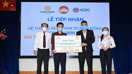 Tập đoàn Hưng Thịnh tặng máy xét nghiệm tự động gần 5,3 tỷ đồng cho HCDC