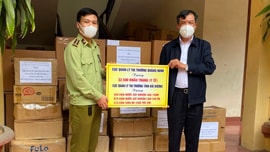 Lực lượng QLTT Hải Dương tiếp tục ủng hộ nhiều hàng hóa hỗ trợ chống dịch COVID-19
