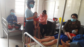 Quảng Trị: Hàng chục học sinh nhập viện nghi do ngộ độc thực phẩm