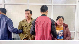 Lào Cai: Bắt 2 đối tượng mua bán trái phép 2 bánh heroin và 12.000 viên ma túy tổng hợp