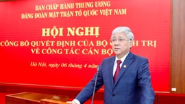 Chủ tịch MTTQVN Đỗ Văn Chiến chúc mừng Đại lễ Phật đản của đồng bào Phật giáo