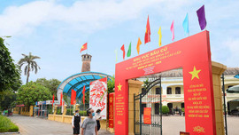 Hà Nội: Rực rỡ cờ hoa chuẩn bị cho Ngày hội của toàn dân