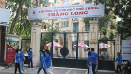 Sĩ tử rạng rỡ sau bài thi môn Anh tốt nghiệp THPT 2021