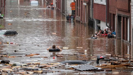 Lũ lụt nghiêm trọng hoành hành các nước Tây Âu 