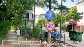 Hà Nội: Đường đi bộ phố Thái Hà có dấu hiệu xuống cấp