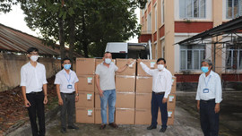 Tiếp tục chi viện cho Miền Nam, Sun Group ủng hộ Tây Ninh hơn 10 tỷ đồng trang thiết bị y tế chống dịch Covid-19