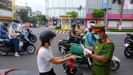 Đà Nẵng: Đề xuất xử phạt giám đốc công ty cấp khống giấy đi đường cho người thân