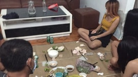 Nghệ An: Đề nghị xử phạt gần 70 triệu đồng 5 người nhậu nhẹt trong nhà nghỉ