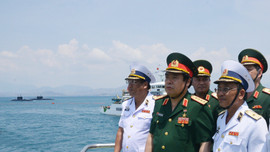 Những hình ảnh không quên giữa Đại tướng Phùng Quang Thanh với Bộ đội Hải quân