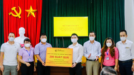 T&T Group trao tặng 3.000 suất quà cho người dân Hà Nội gặp khó khăn do Covid - 19