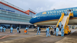 Quảng Ninh: Sân bay Vân Đồn đón hơn 300 hành khách có “hộ chiếu vắc- xin”