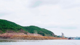 Quảng Ninh: Hơn 10 năm cảng xây dang dở, gây ô nhiễm vịnh Bái Tử Long 
