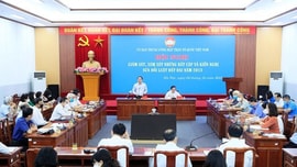 Lấy người dân là trung tâm" trong quá trình sửa đổi, bổ sung Luật Đất đai 2013 Lấy người dân là trung tâm" trong quá trình sửa đổi, bổ sung Luật Đất đai 2013