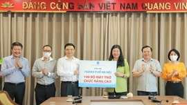 Petrovietnam hỗ trợ Hà Nội 100 bộ máy thở chống dịch
