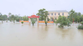 Hà Tĩnh: Hơn 75 trường cho học sinh nghỉ học do mưa lũ diễn biến phức tạp