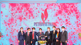Kỷ niệm 60 năm Ngày Truyền thống Ngành Dầu khí Việt Nam (27/11): Các công trình, hoạt động Dầu khí rộn ràng cán đích