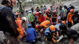Indonesia tạm dừng tìm kiếm nạn nhân do núi lửa Semeru phun trào