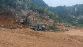 Hà Trung (Thanh Hóa): Lấy đất tại bãi thải Nhà máy xi măng Bỉm Sơn để đắp đê