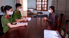 Bắt người phụ nữ làm giả bìa đỏ để thế chấp vay vốn ngân hàng