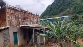 Điện Biên: Nhiều nhà dân bị hư hại do giông lốc
