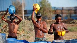 Nắng nóng gay gắt càn quét Ấn Độ