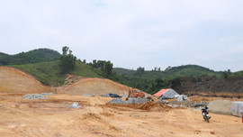 Hà Tĩnh: Dự án xử lý rác thải thi công “rùa bò”, người dân bức xúc
