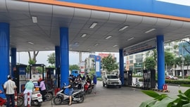Giá xăng về sát 26.000 đồng một lít