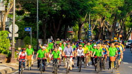 Người dân Huế hưởng ứng chiến dịch quảng bá văn hóa xe đạp