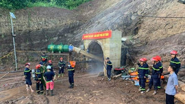 Điện Biên: Tập trung tìm kiếm nạn nhân bị lũ cuốn vào hầm thủy điện