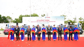 Khánh thành trạm sạc xe điện VinFast đầu tiên tại cửa hàng Xăng dầu PVOIL