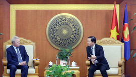 Bộ trưởng Trần Hồng Hà tiếp Cao ủy nông nghiệp Liên minh Châu Âu