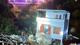 Hữu Lũng (Lạng Sơn): Hai căn nhà sụt xuống sông, thiệt hại 1,5 tỷ đồng