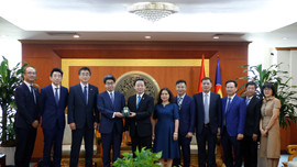 Bộ trưởng Trần Hồng Hà tiếp xã giao Thống đốc Ngân hàng Hợp tác Quốc tế Nhật Bản