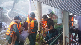 Quảng Trị: Hàng trăm người tham gia diễn tập phòng chống lụt bão quy mô lớn