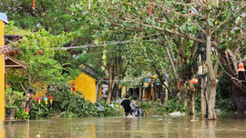 Quảng Nam: Bão tan, người dân lại lo đối phó với lụt 