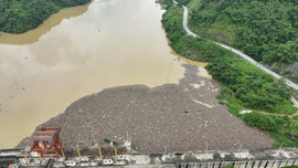 Rác thải ứ đọng tại các nhà máy thuỷ điện ở Nghệ An: Gây ô nhiễm môi trường, chủ đầu tư chậm trễ trong xử lý