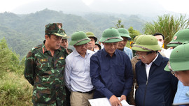 Phó Thủ tướng kiểm tra công tác khắc phục hậu quả mưa lũ tại miền Trung
